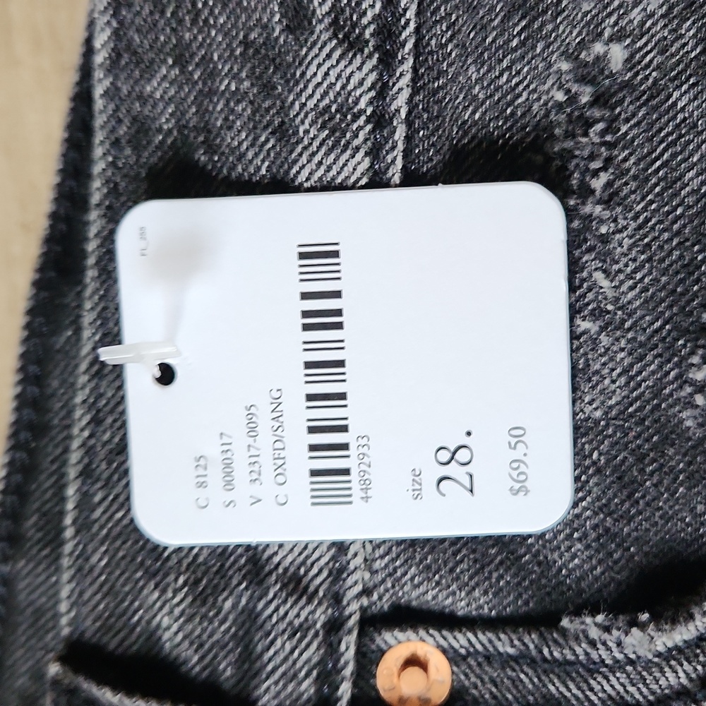 NWT Levi's 501 Shorts size 28 - Picture 4 of 6